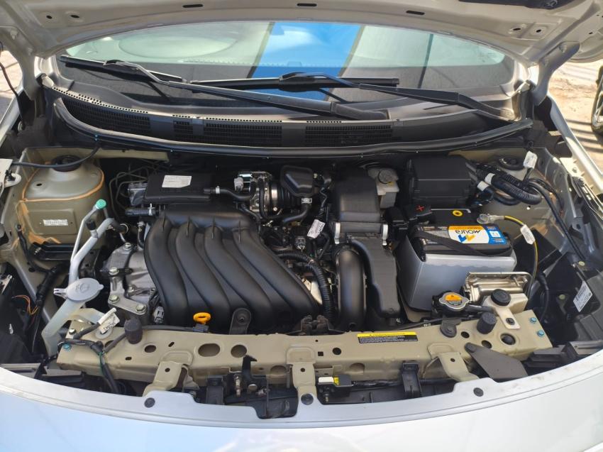 NISSAN Versa Sedan - Foto