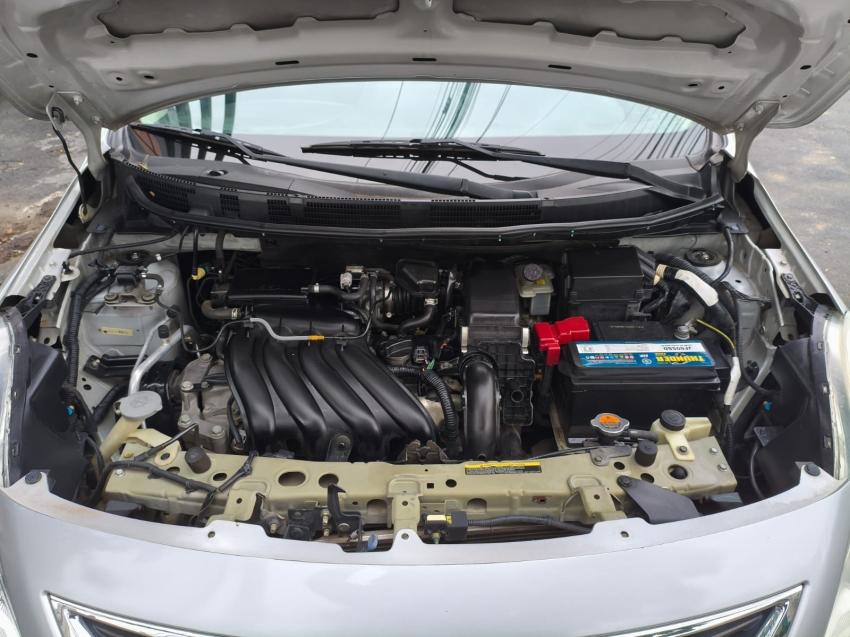 NISSAN Versa Sedan - Foto