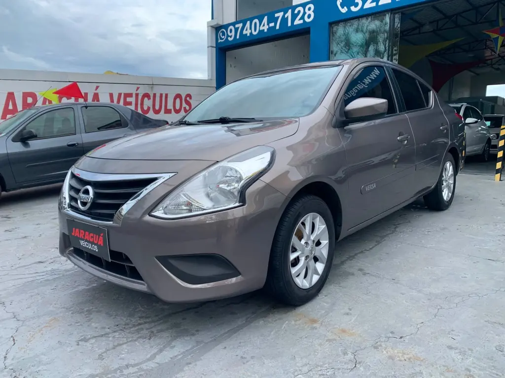 NISSAN Versa Sedan