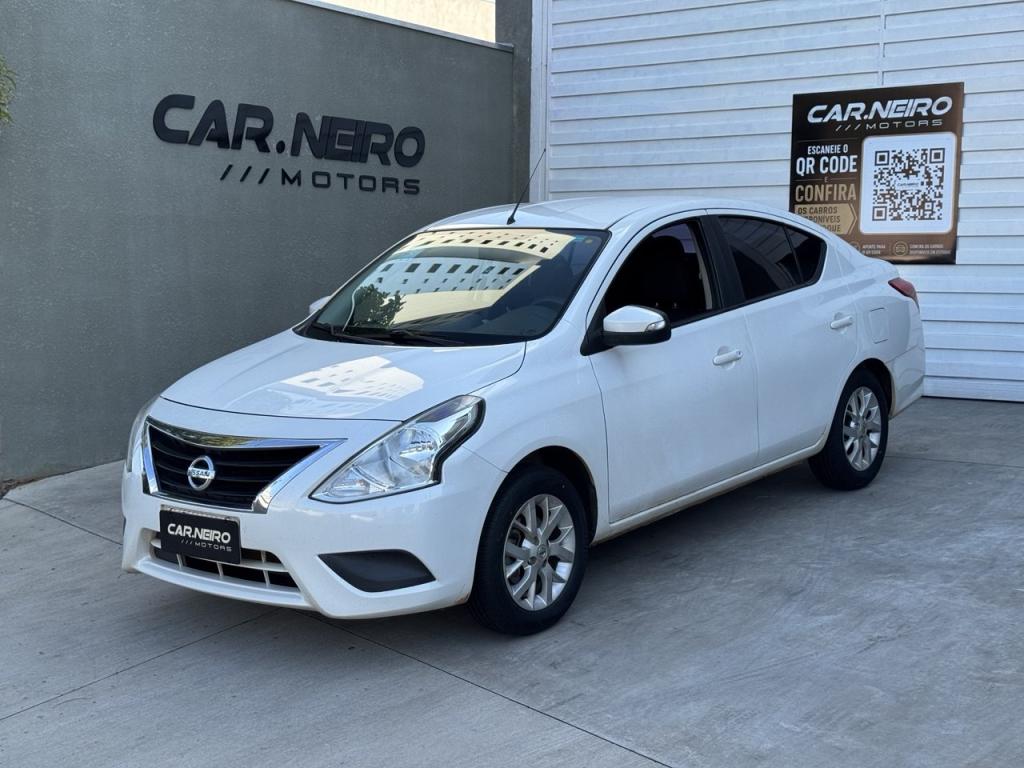NISSAN Versa Sedan
