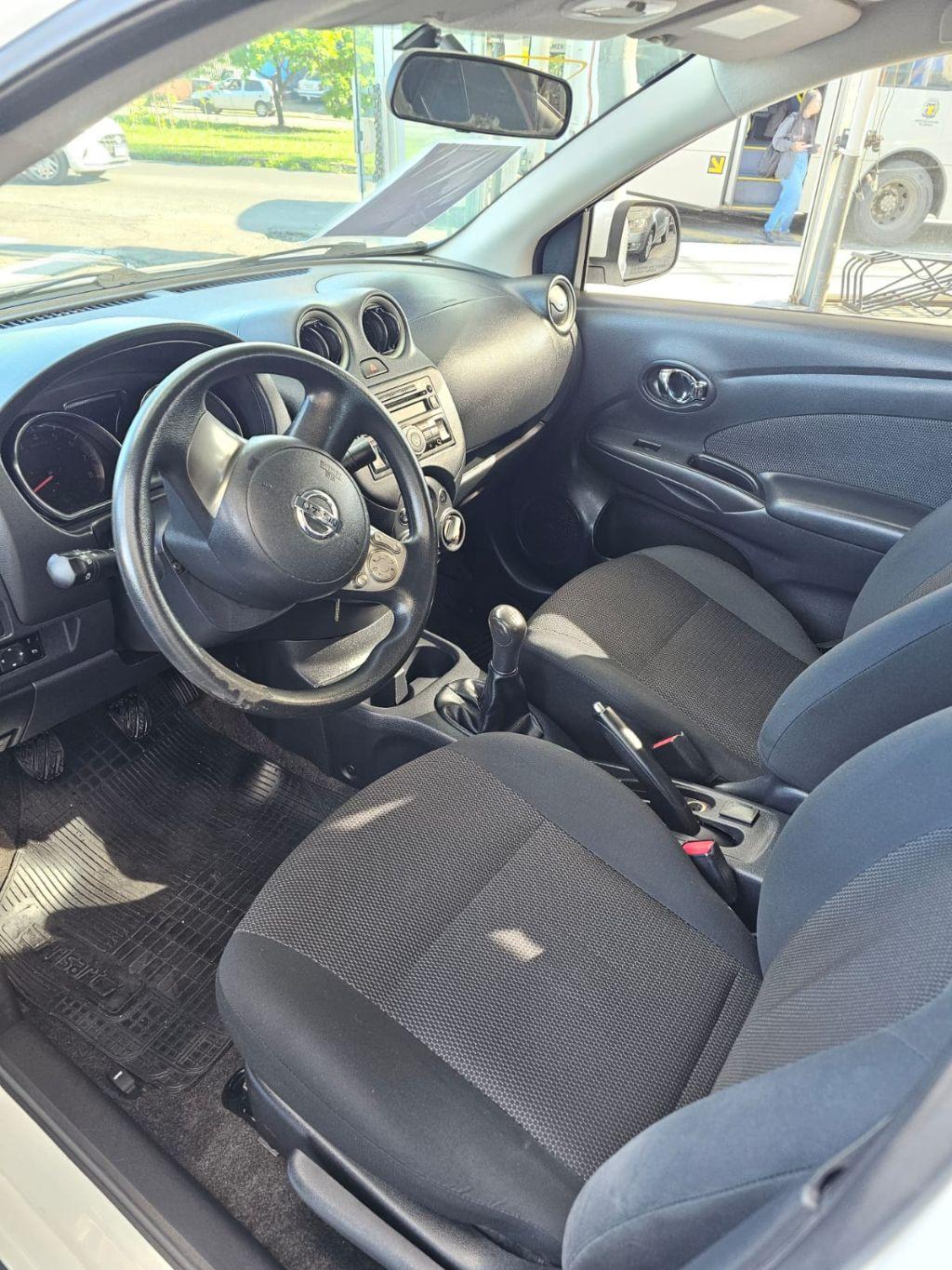 NISSAN Versa Sedan - Foto