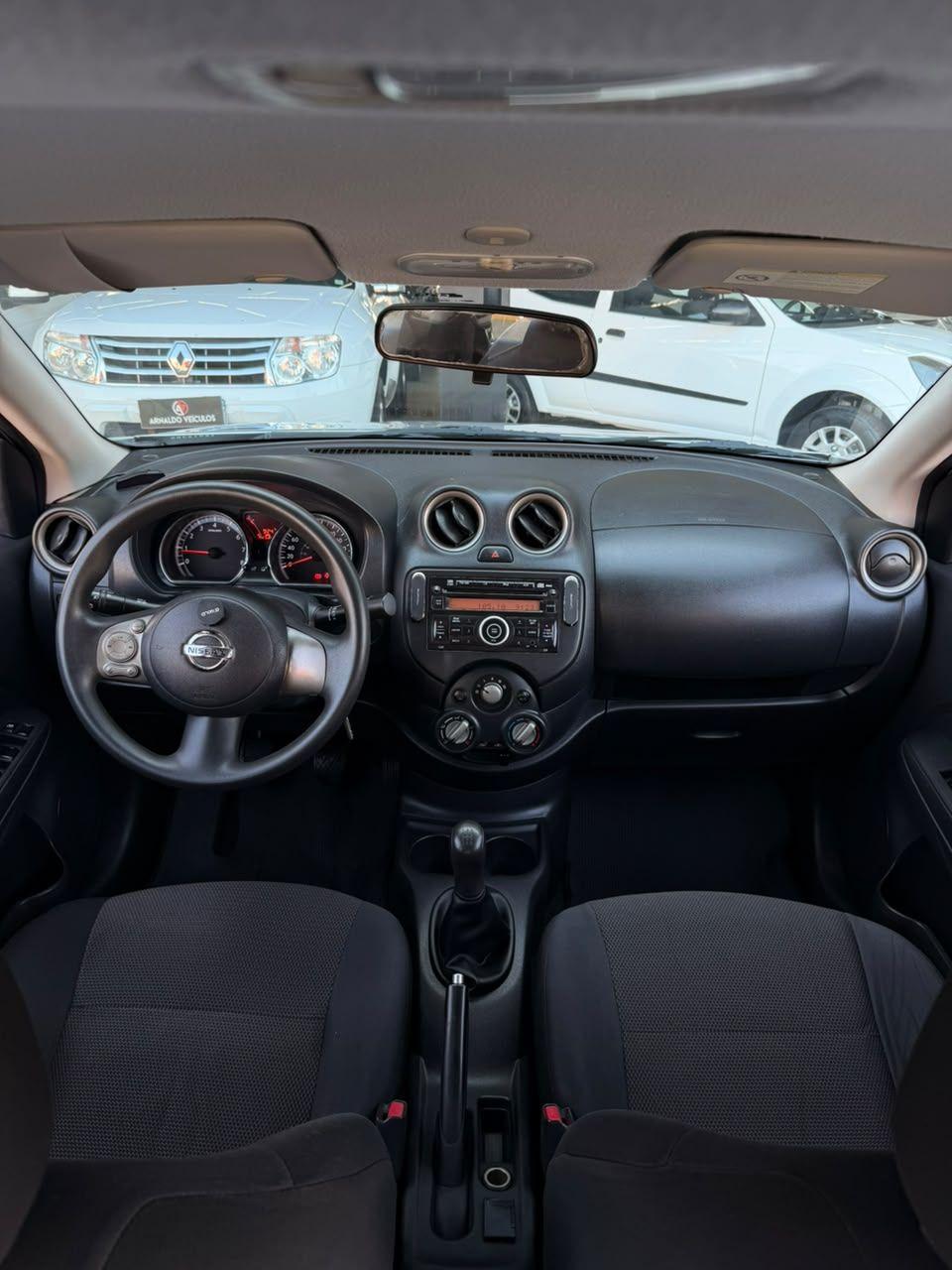 NISSAN Versa Sedan - Foto