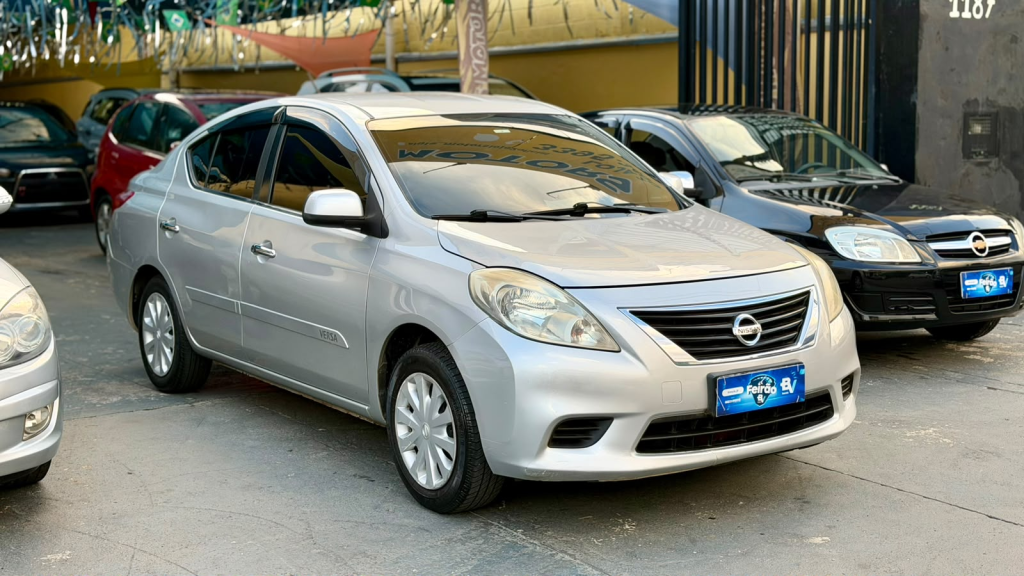 NISSAN Versa Sedan