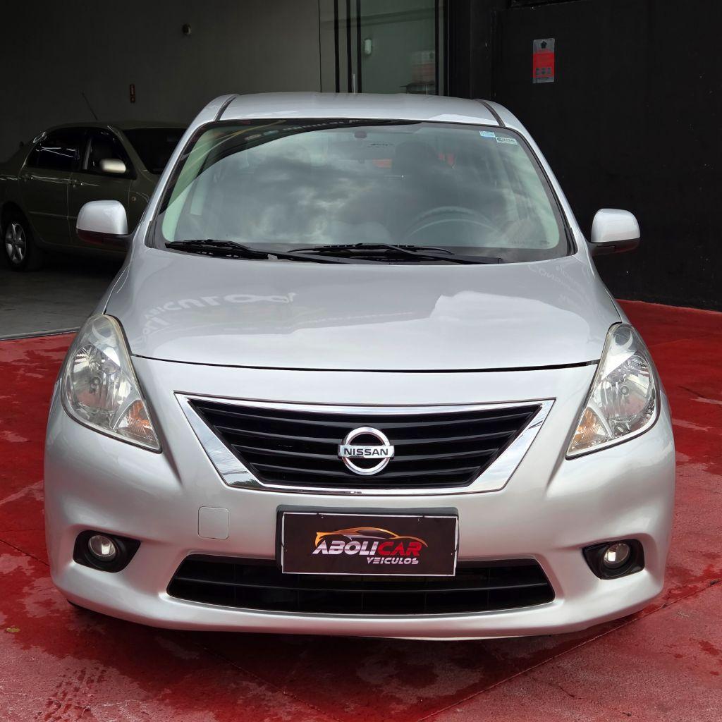 NISSAN Versa Sedan - Foto