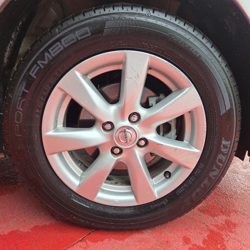 NISSAN Versa Sedan - Foto