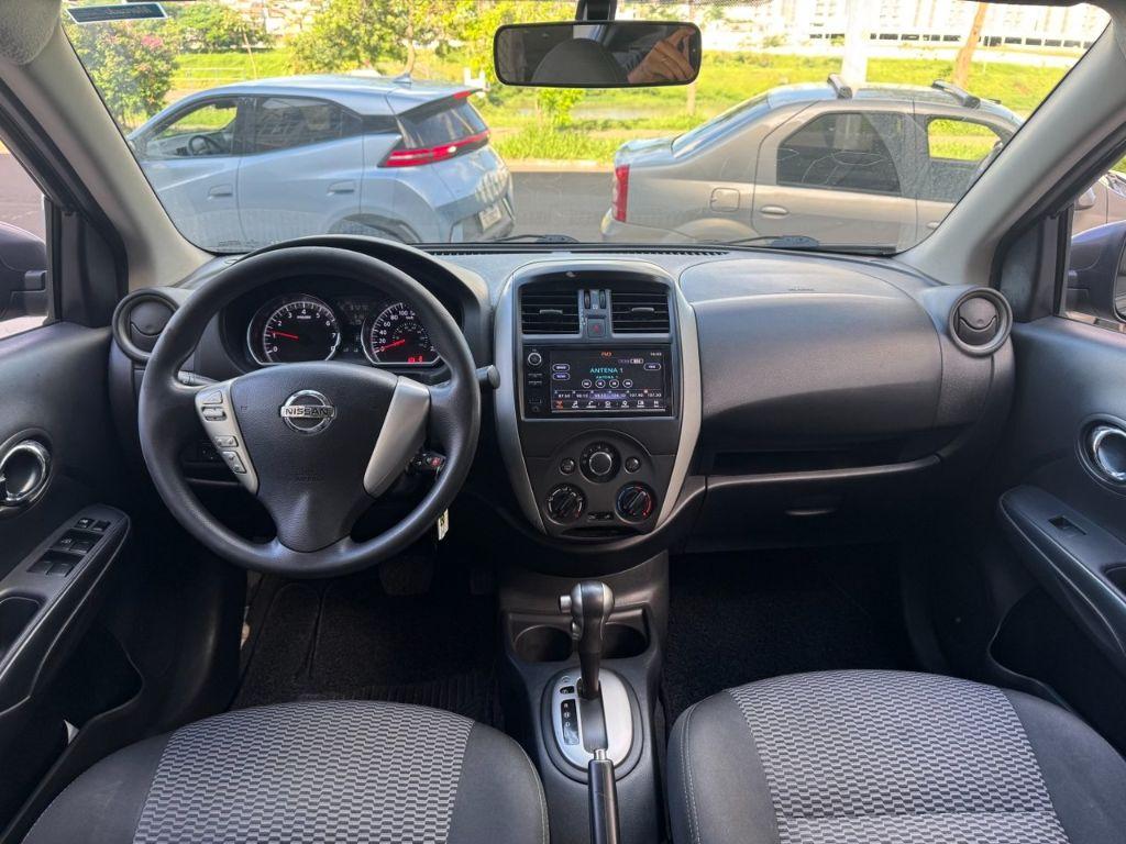 NISSAN Versa Sedan - Foto