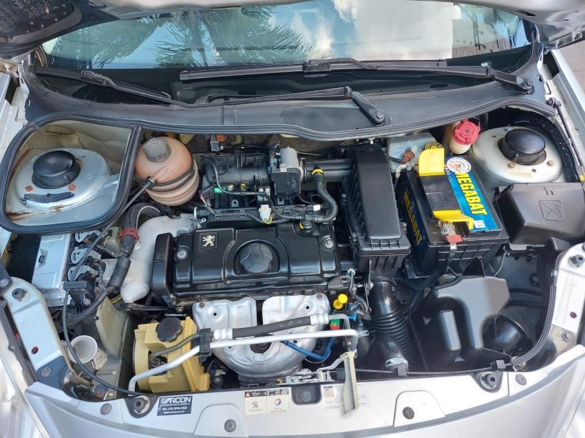 PEUGEOT 207 Hatch - Foto