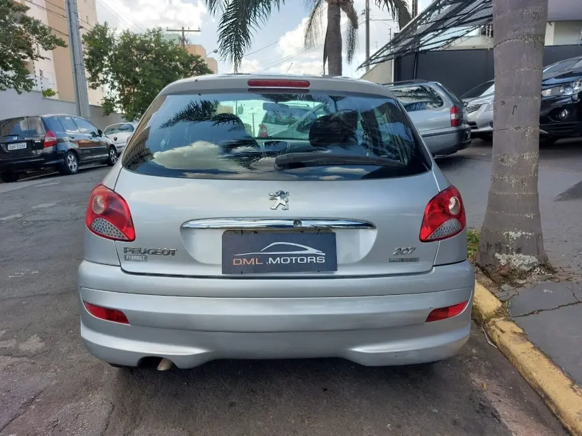 PEUGEOT 207 Hatch - Foto