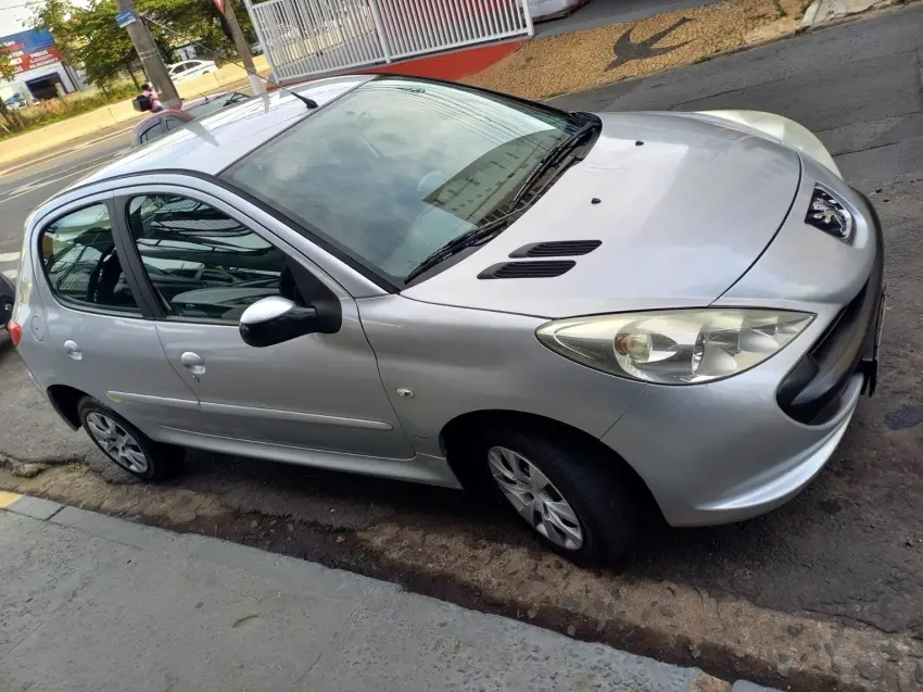 PEUGEOT 207 Hatch - Foto