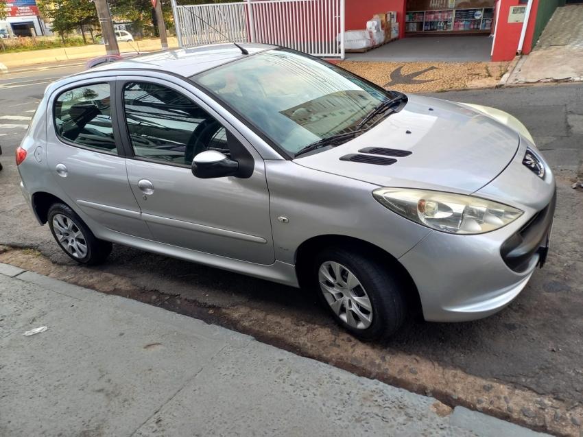 PEUGEOT 207 Hatch - Foto