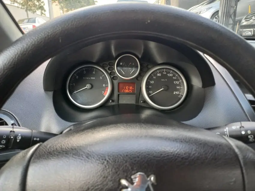 PEUGEOT 207 Hatch - Foto