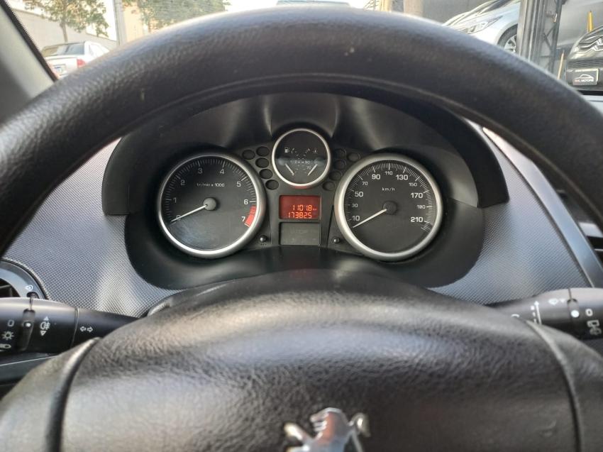 PEUGEOT 207 Hatch - Foto