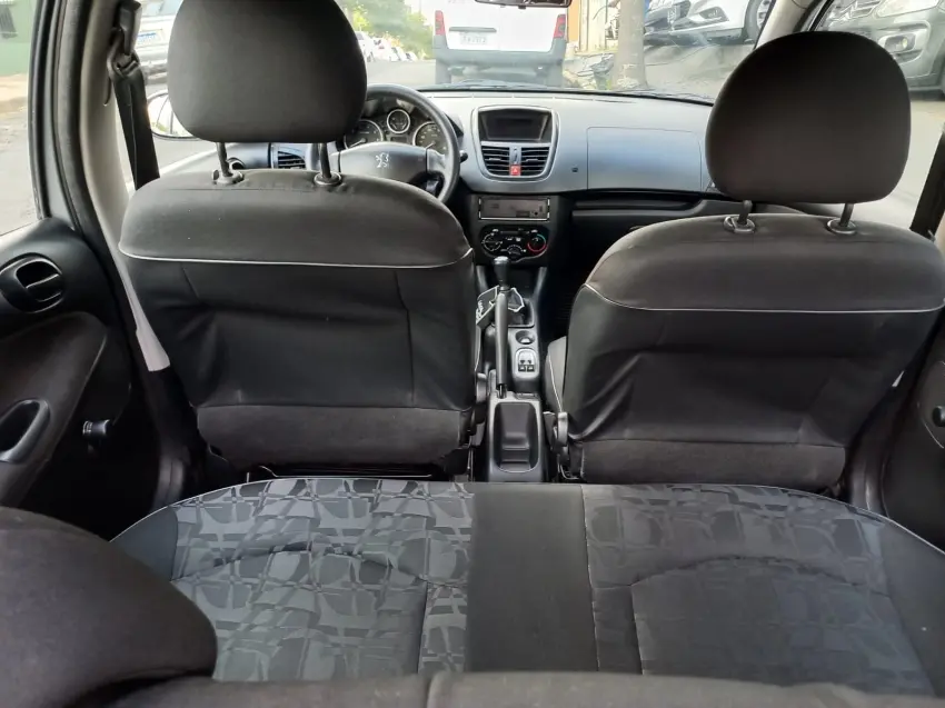 PEUGEOT 207 Hatch - Foto