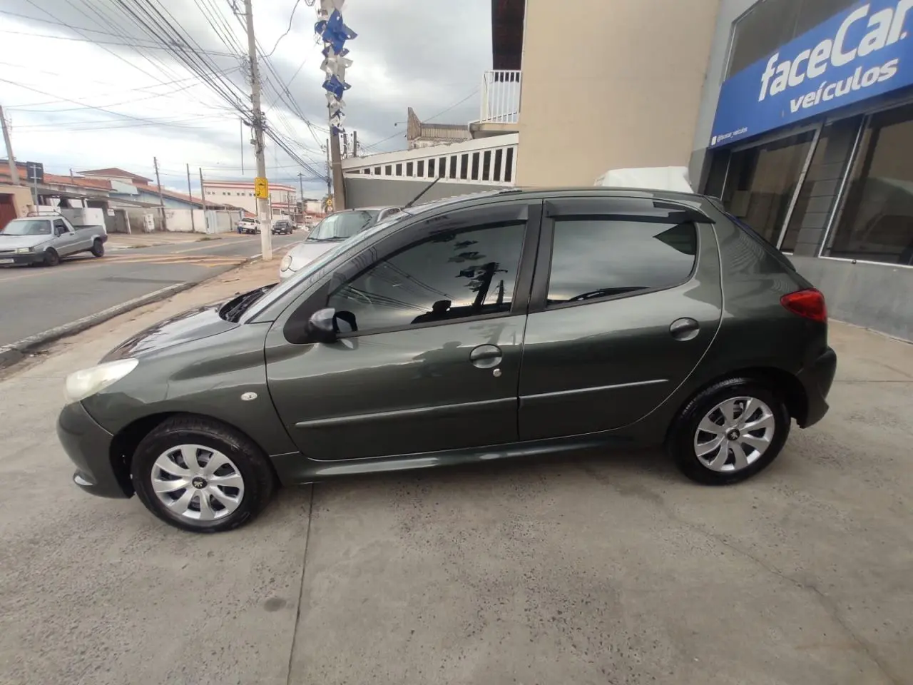 PEUGEOT 207 Hatch - Foto