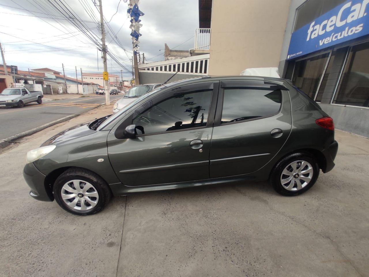 PEUGEOT 207 Hatch - Foto