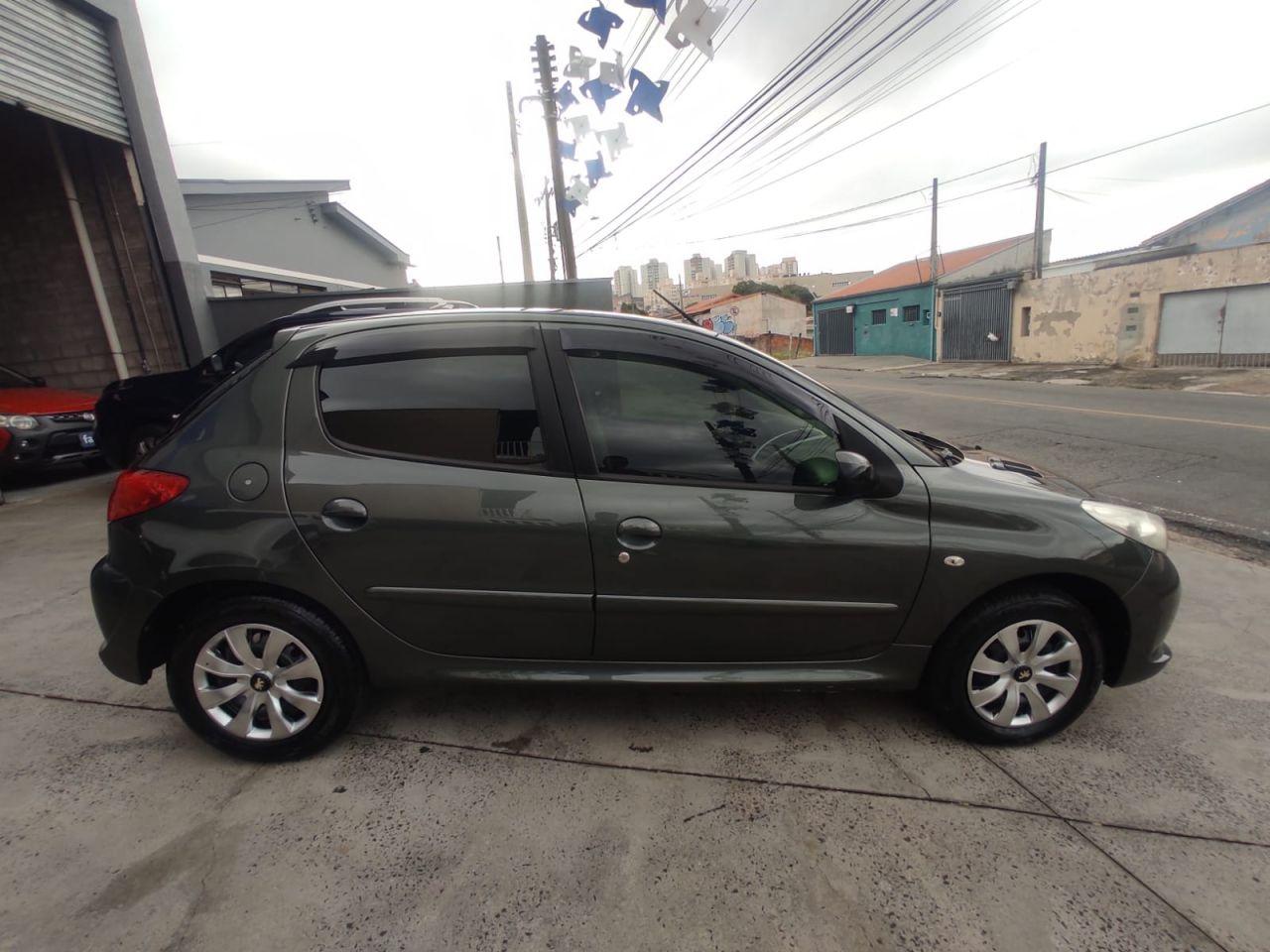 PEUGEOT 207 Hatch - Foto