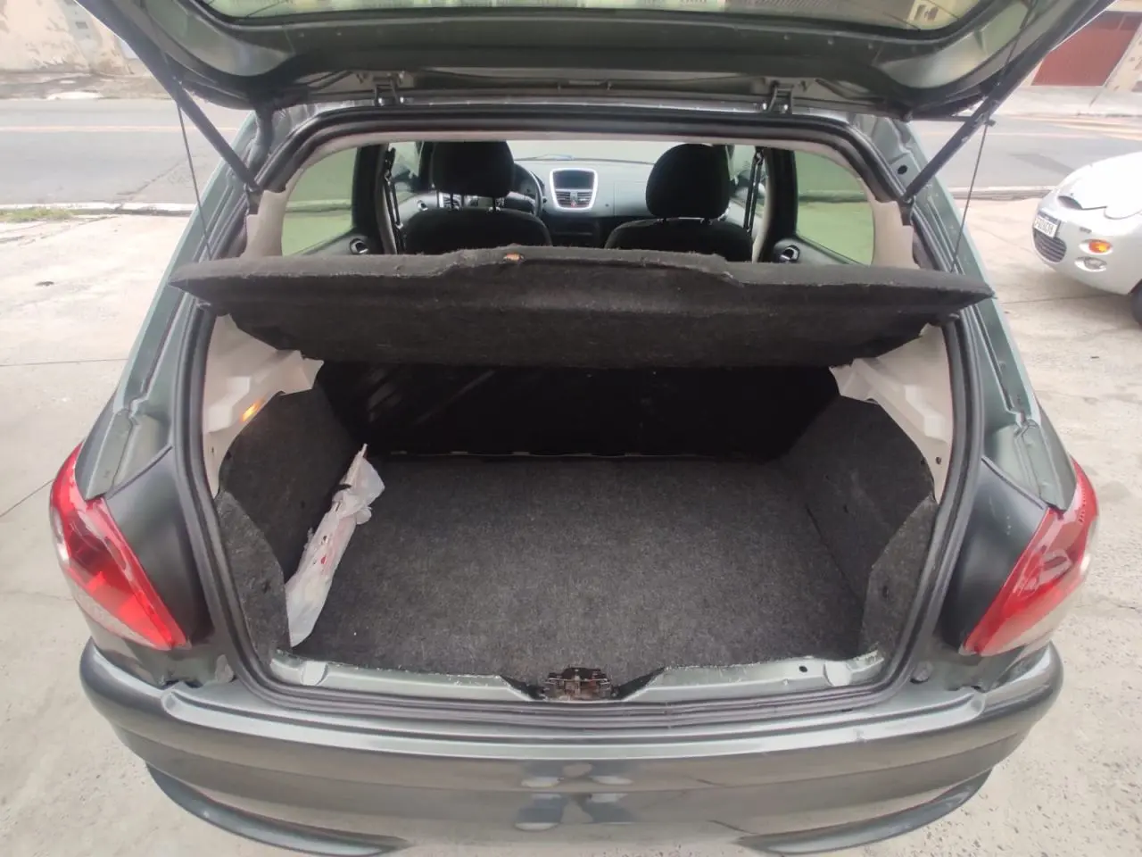 PEUGEOT 207 Hatch - Foto