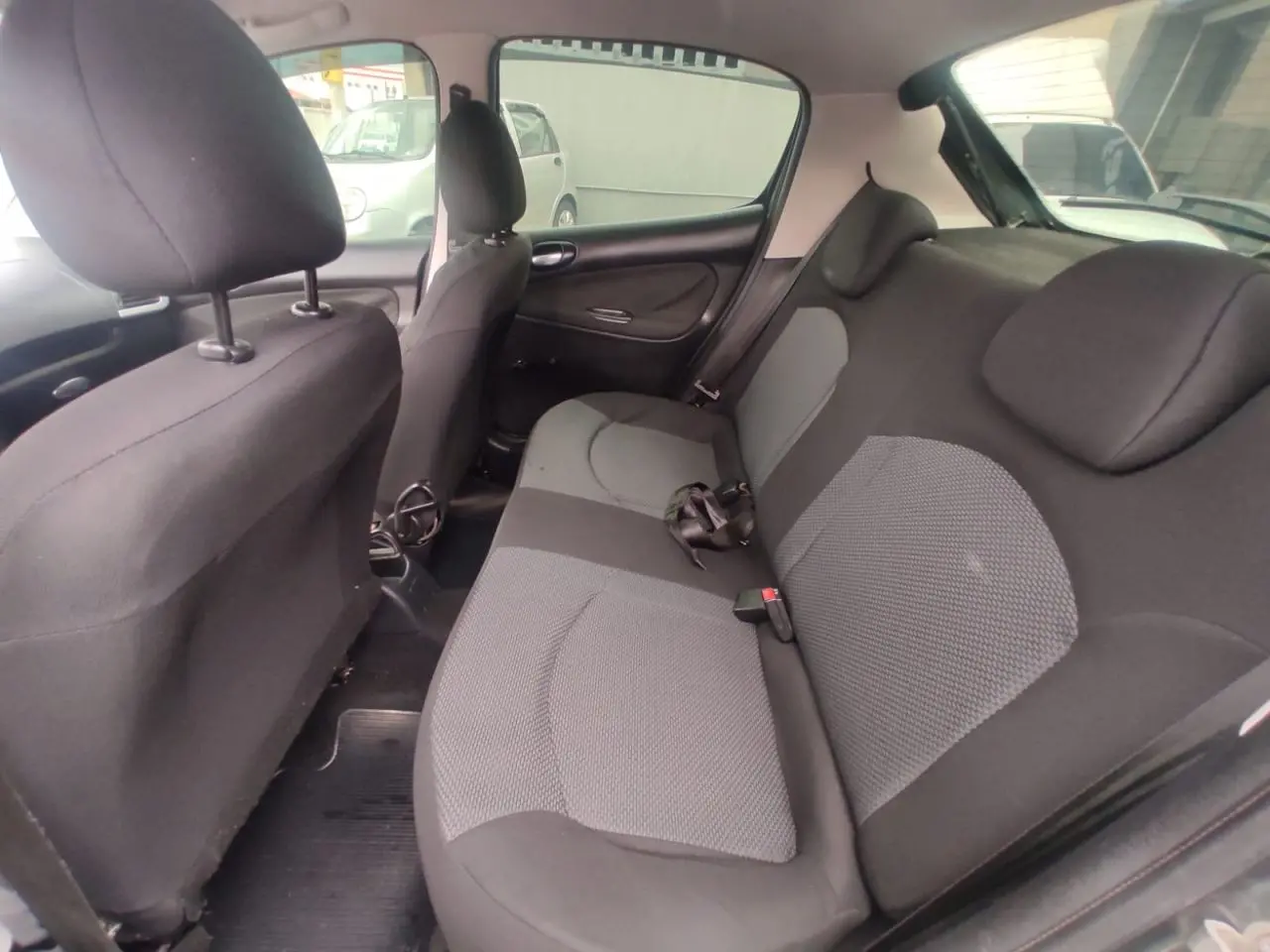 PEUGEOT 207 Hatch - Foto
