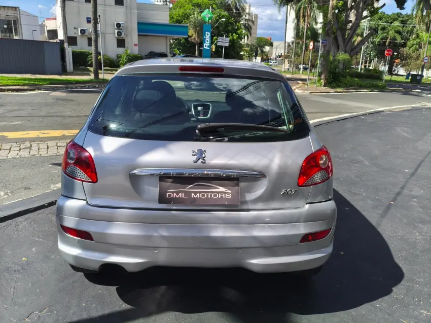 PEUGEOT 207 Hatch - Foto