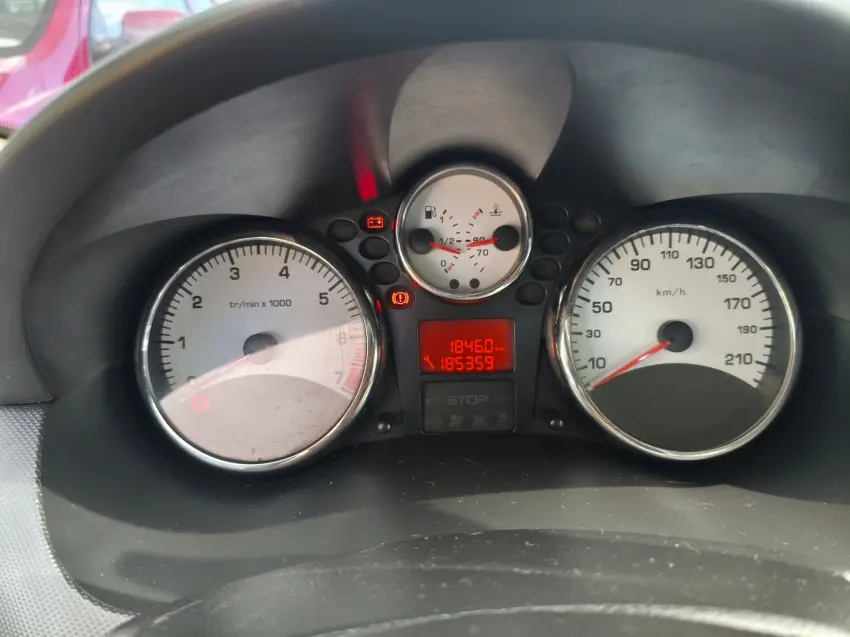 PEUGEOT 207 Hatch - Foto