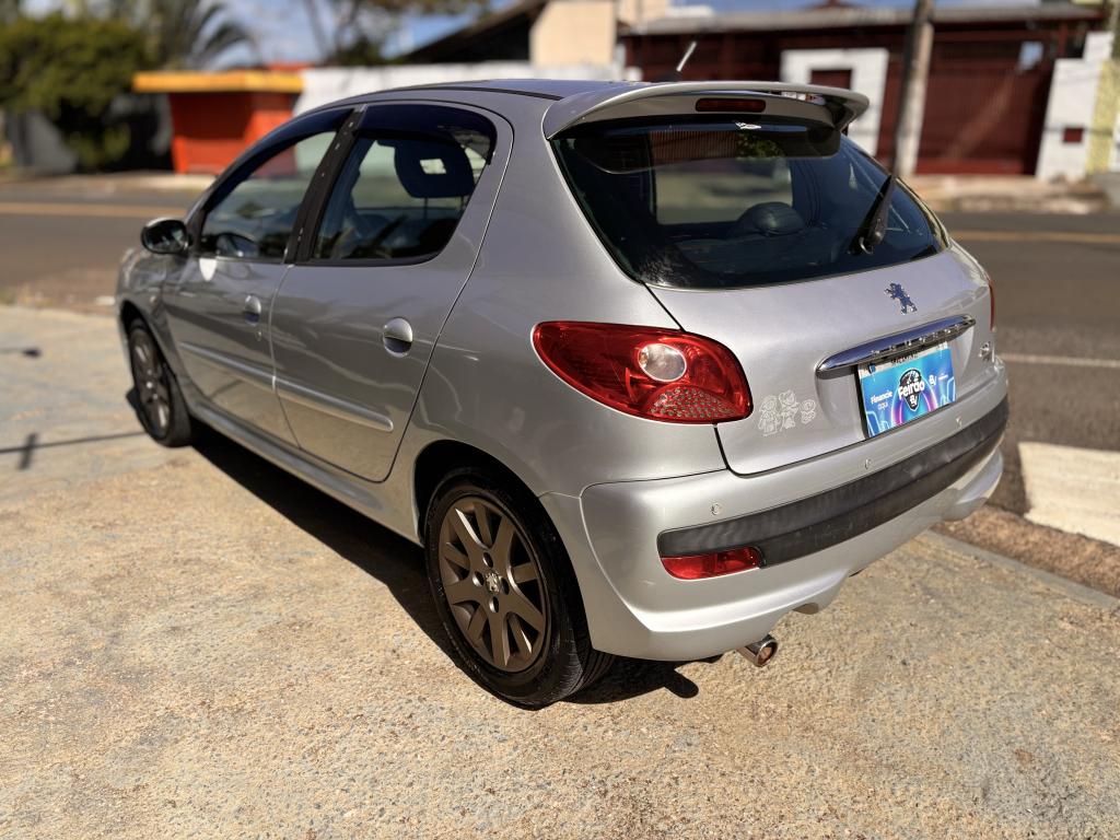 PEUGEOT 207 Hatch - Foto