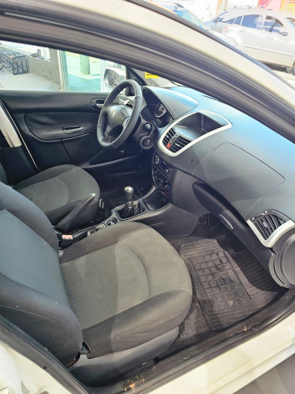 PEUGEOT 207 Hatch - Foto