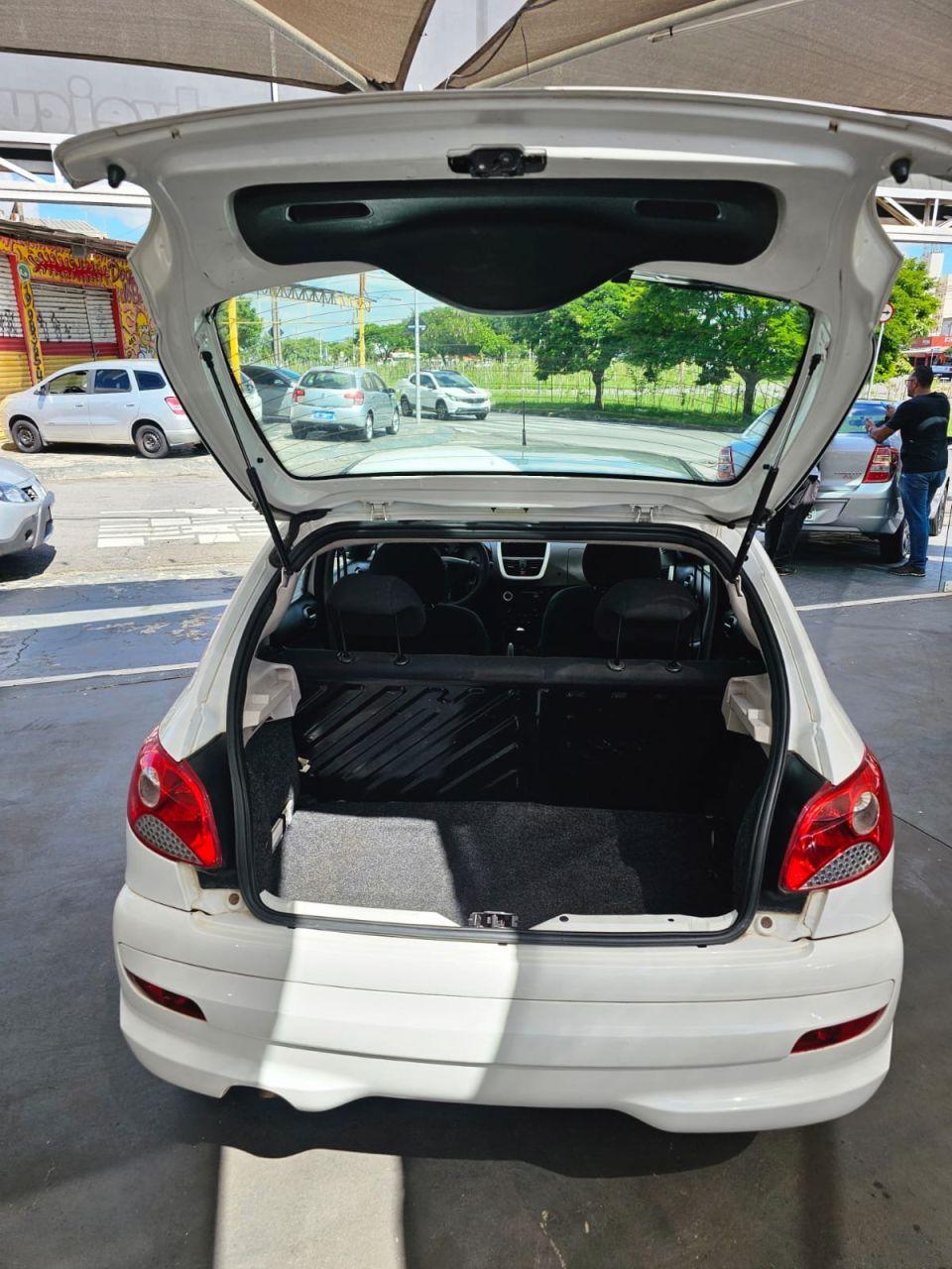 PEUGEOT 207 Hatch - Foto