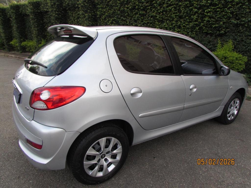 PEUGEOT 207 Hatch - Foto