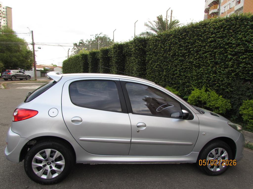 PEUGEOT 207 Hatch - Foto