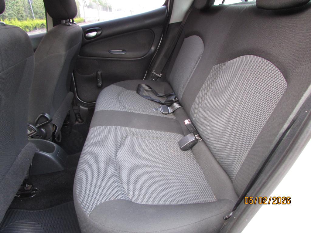 PEUGEOT 207 Hatch - Foto