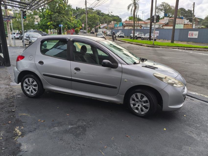 PEUGEOT 207 Hatch - Foto