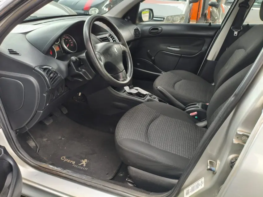 PEUGEOT 207 Hatch - Foto