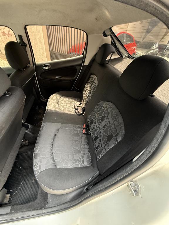 PEUGEOT 207 Hatch - Foto
