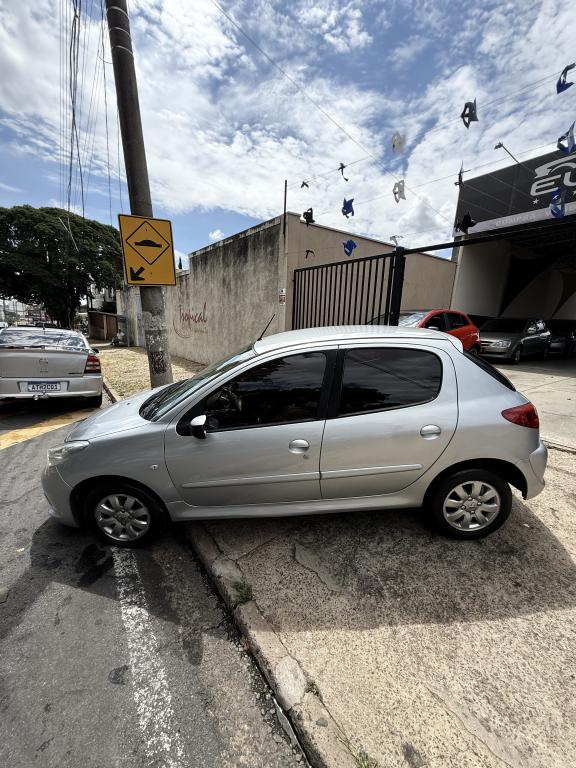 PEUGEOT 207 Hatch - Foto
