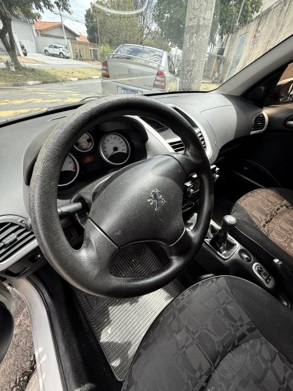 PEUGEOT 207 Hatch - Foto