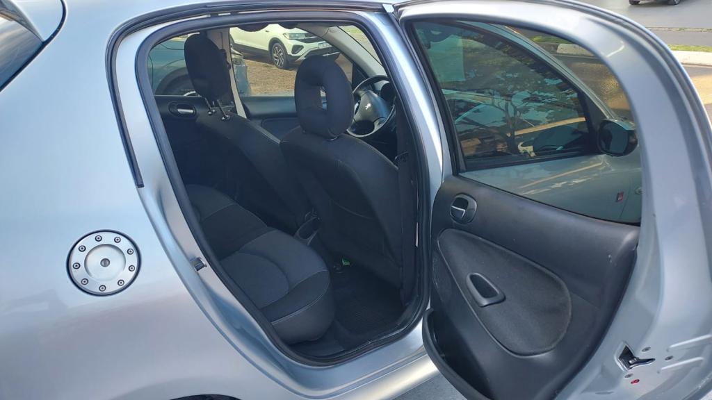 PEUGEOT 207 Hatch - Foto