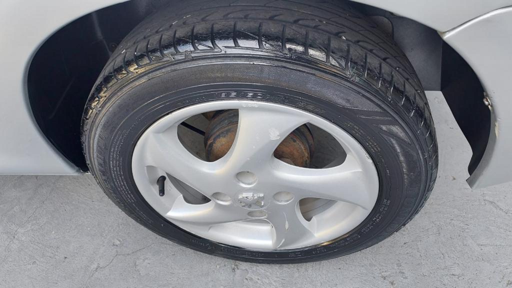 PEUGEOT 207 Hatch - Foto