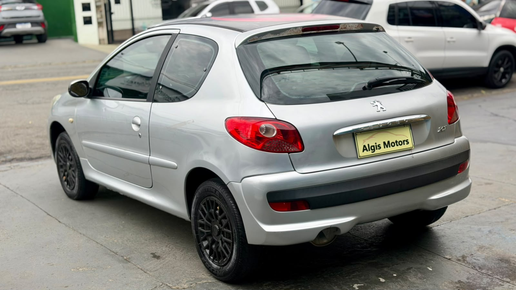 PEUGEOT 207 Hatch - Foto