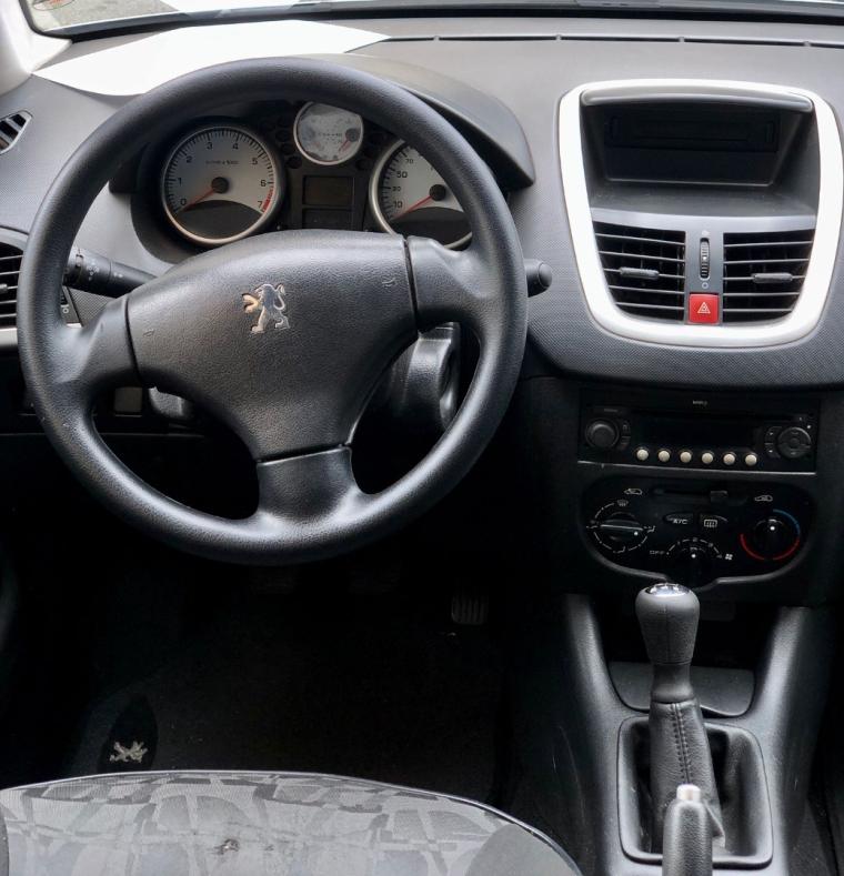 PEUGEOT 207 Sedan - Foto