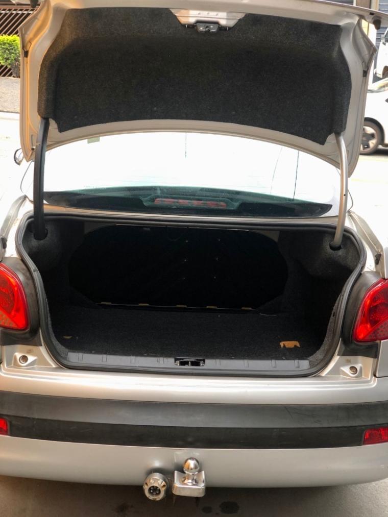 PEUGEOT 207 Sedan - Foto