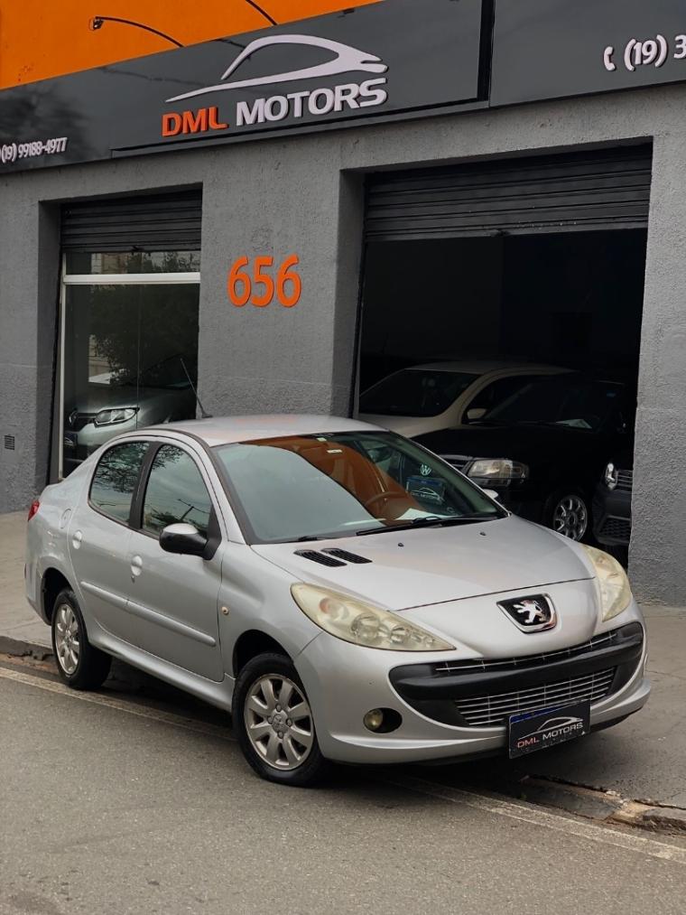 PEUGEOT 207 Sedan - Foto