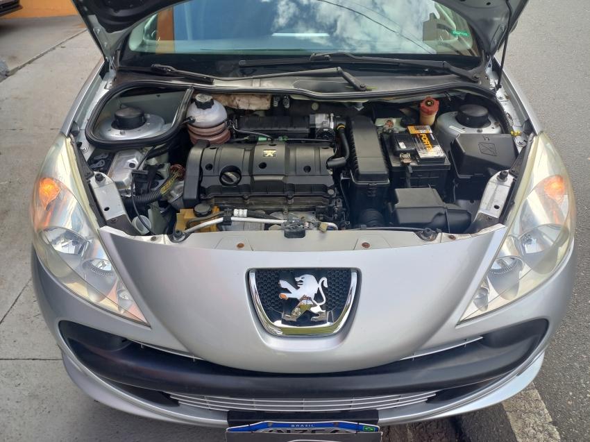 PEUGEOT 207 Sedan - Foto