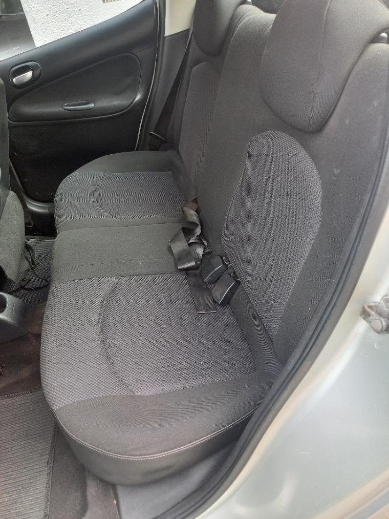 PEUGEOT 207 Sedan - Foto