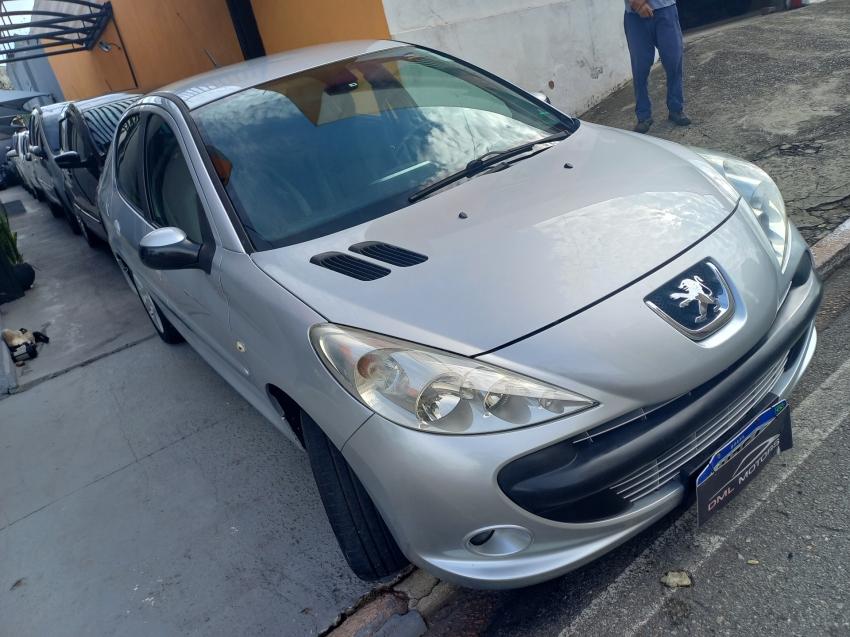 PEUGEOT 207 Sedan - Foto