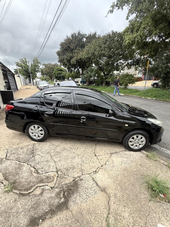 PEUGEOT 207 Sedan - Foto