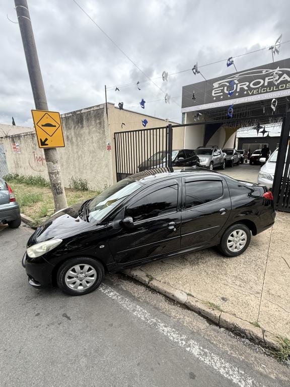 PEUGEOT 207 Sedan - Foto