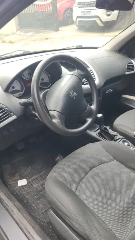 PEUGEOT 207 Sedan - Foto