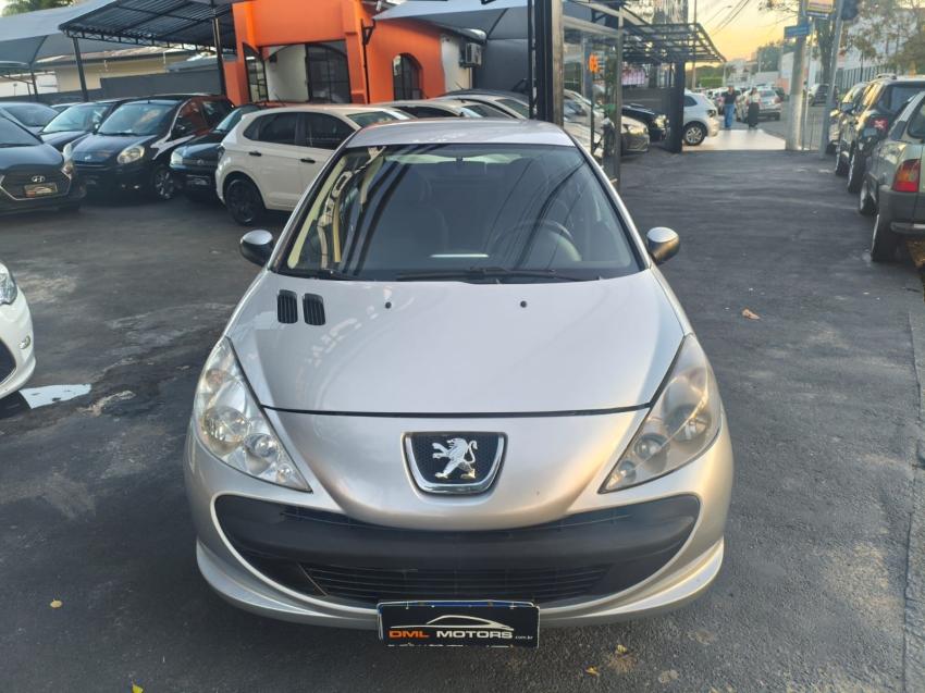 PEUGEOT 207 Sedan - Foto