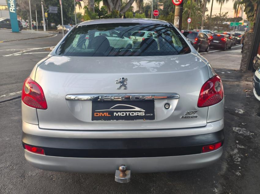 PEUGEOT 207 Sedan - Foto