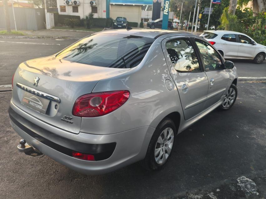 PEUGEOT 207 Sedan - Foto